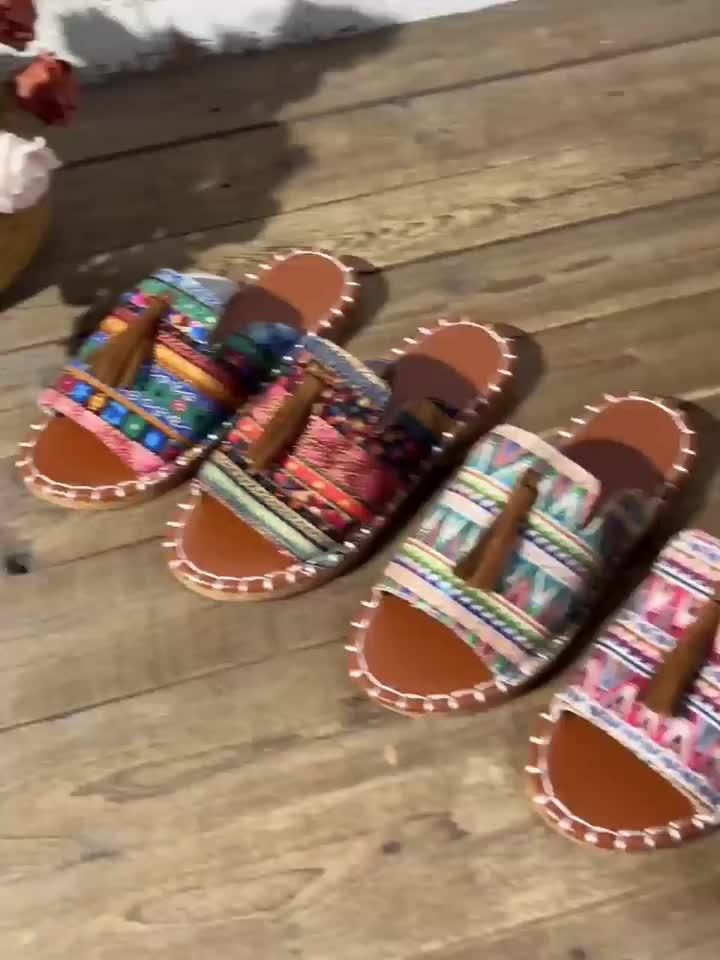 Ladies' Bohemian Tassel Sandals - Colorful Striped Open-Toe Flip-Flops with Mesh Lining, Perfect for Beach Vacations And Casual Trips, Women'S Beach Shoes (Random Patterns), Women Shoes