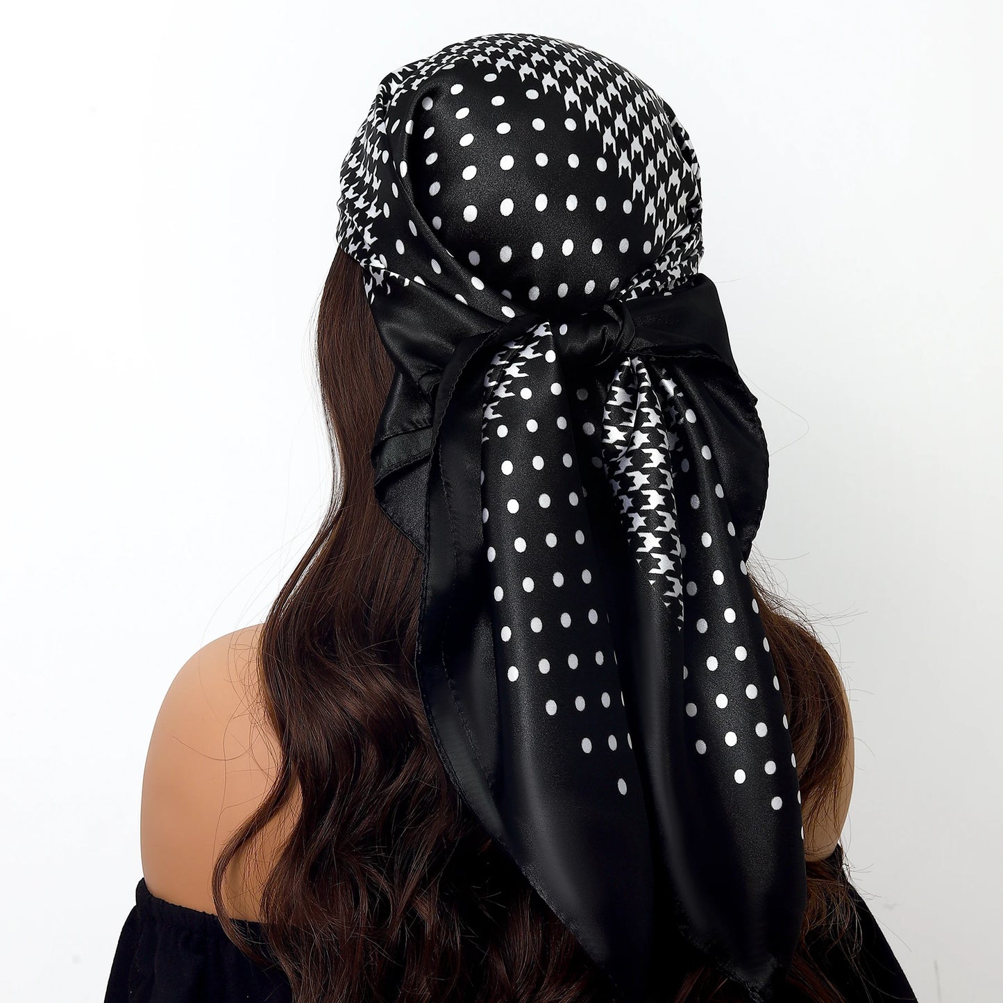 Popular Shawls Europe And America Fashion Bandannas New Print Sunscreen 90X90CM Kerchief Four Seasons Luxury Square Silk Scarves