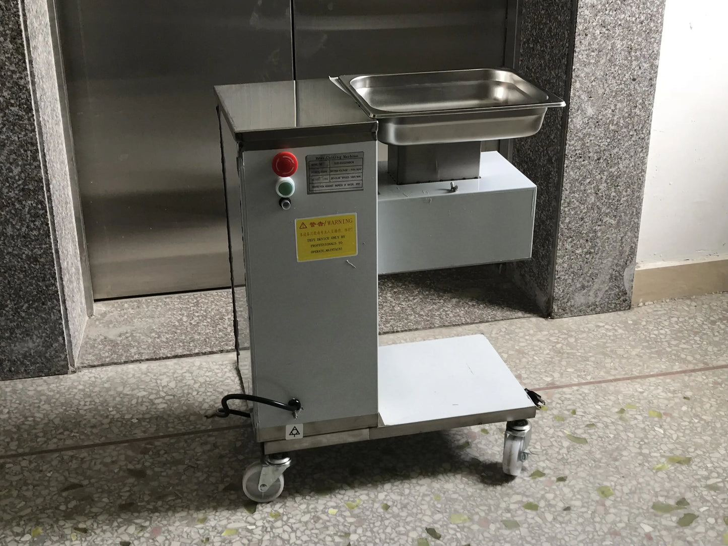Electric Meat Cutter Machine 550W 5mm Slicer Shredder for Chicken Fish Pork 250lb/h Capacity Meat Cube Minced Cutting Tool