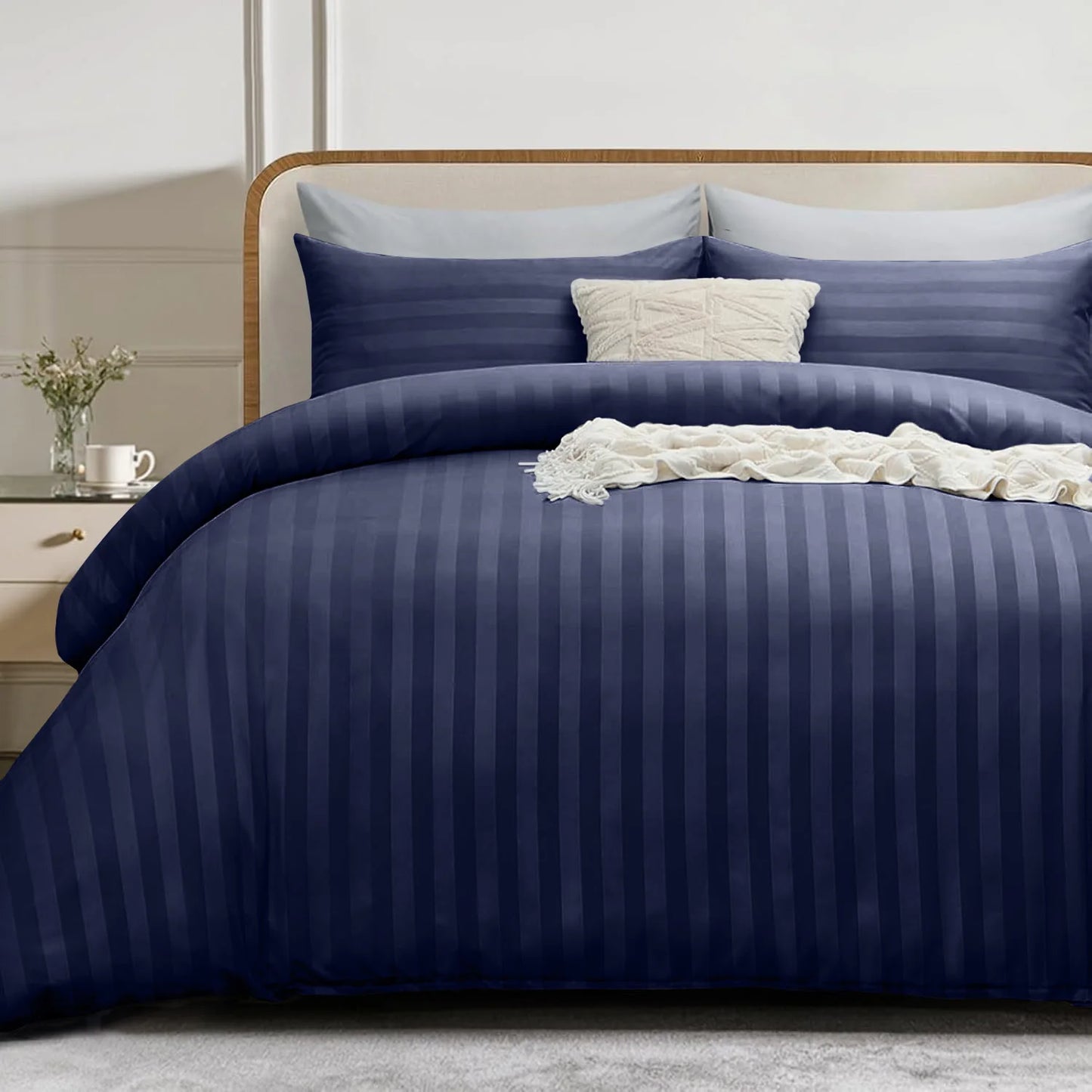 4-Piece Striped Print Duvet Cover Set – Hotel-Quality Soft & Breathable Microfiber Bedding Set with Fitted Sheet, Duvet Cover &