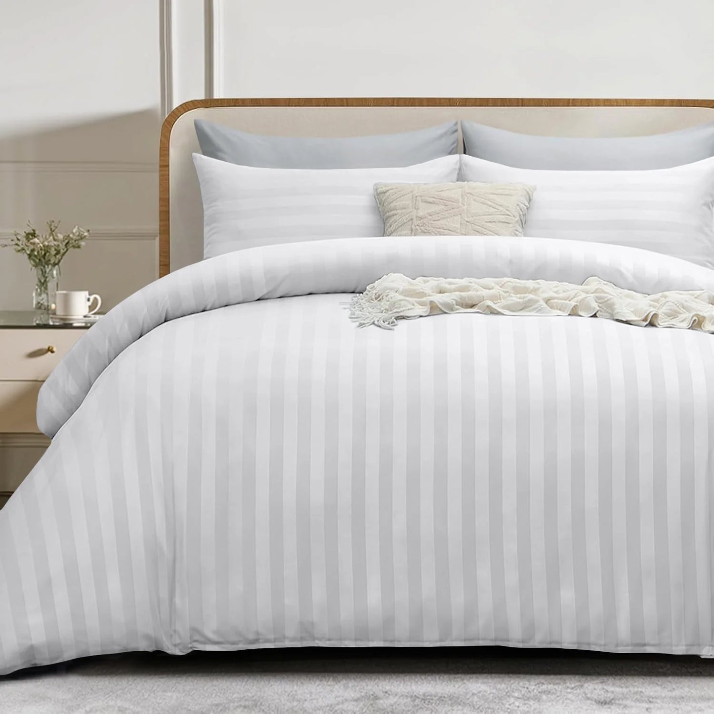 4-Piece Striped Print Duvet Cover Set – Hotel-Quality Soft & Breathable Microfiber Bedding Set with Fitted Sheet, Duvet Cover &