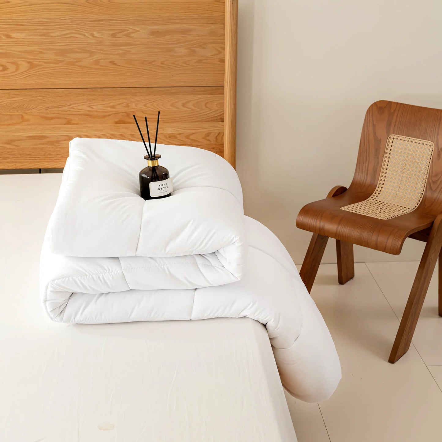 15 Tog All Season King Size Duvet - Warm Hypoallergenic Hollowfibre Bedding with Corner Ties & Machine Washable for Winter