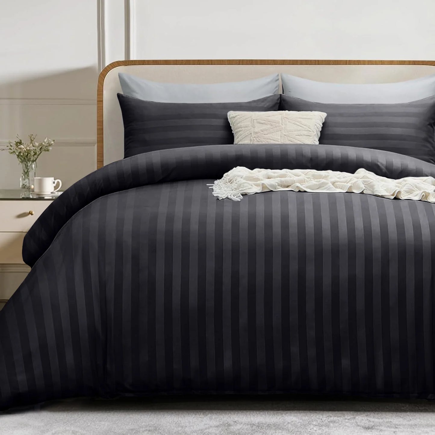 4-Piece Striped Print Duvet Cover Set – Hotel-Quality Soft & Breathable Microfiber Bedding Set with Fitted Sheet, Duvet Cover &