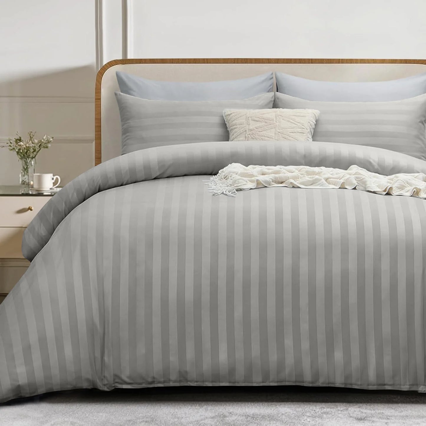 4-Piece Striped Print Duvet Cover Set – Hotel-Quality Soft & Breathable Microfiber Bedding Set with Fitted Sheet, Duvet Cover &
