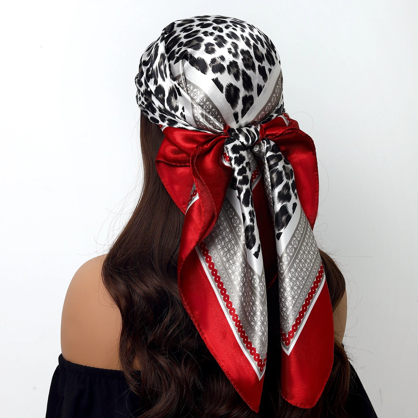 Popular Shawls Europe And America Fashion Bandannas New Print Sunscreen 90X90CM Kerchief Four Seasons Luxury Square Silk Scarves